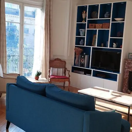 Haussmann Style 3 Bedrooms Flat In Auteuil